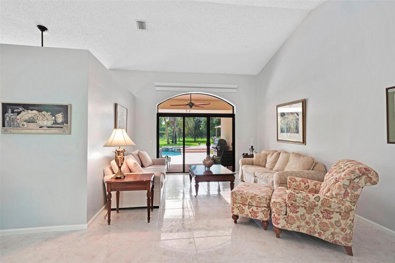 Davie, Broward, 33328, United States, 4 Bedrooms Bedrooms, ,2 BathroomsBathrooms,Residential,For Sale,1990540