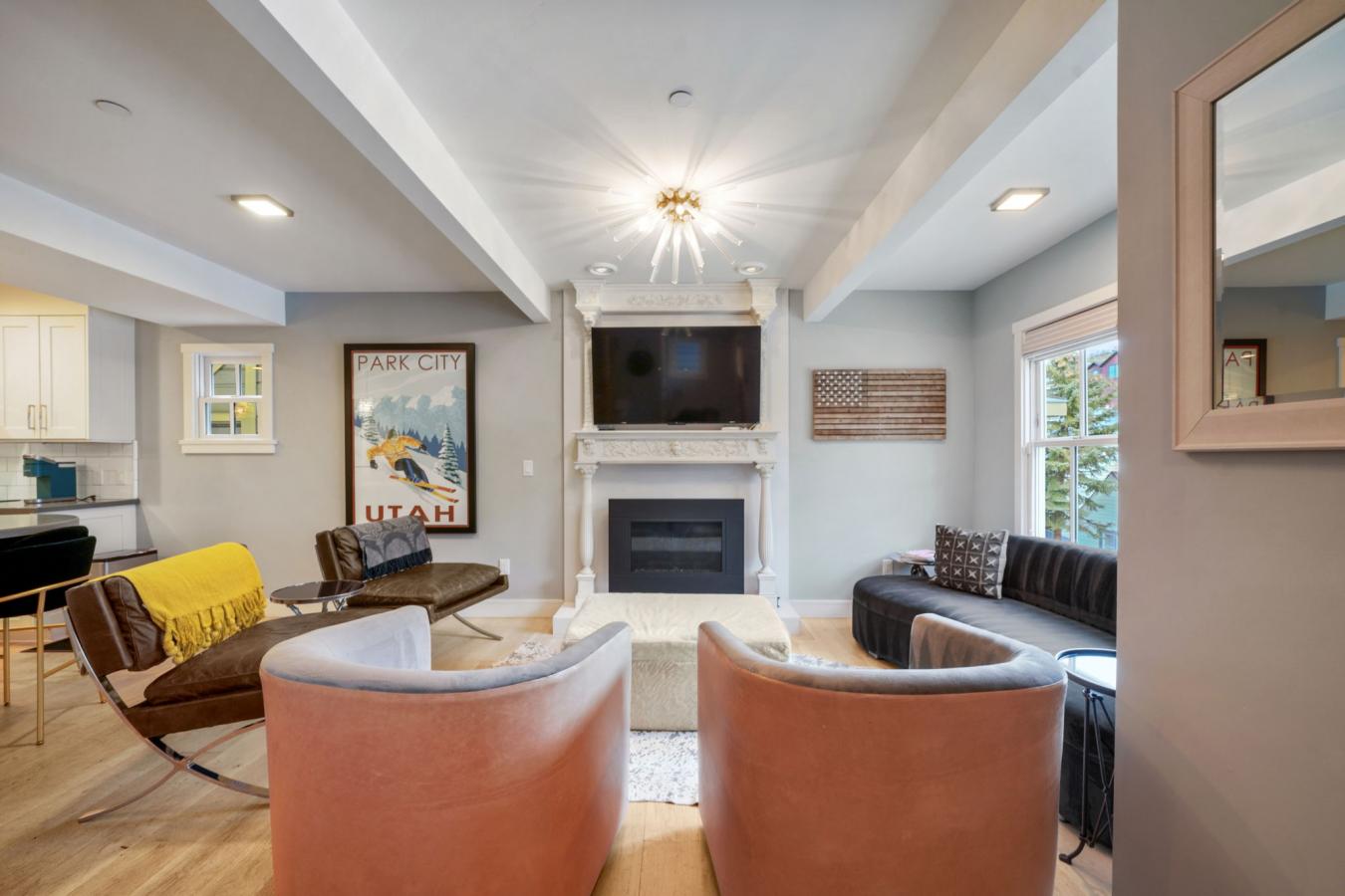 Park City, Utah, 84098, United States, 2 Bedrooms Bedrooms, ,2 BathroomsBathrooms,Residential,For Sale,1990537