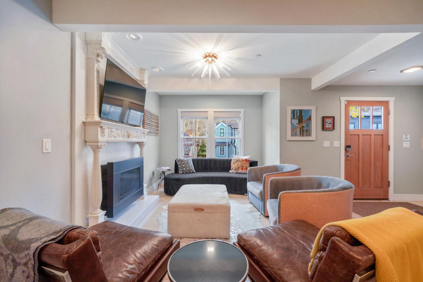 Park City, Utah, 84098, United States, 2 Bedrooms Bedrooms, ,2 BathroomsBathrooms,Residential,For Sale,1990537