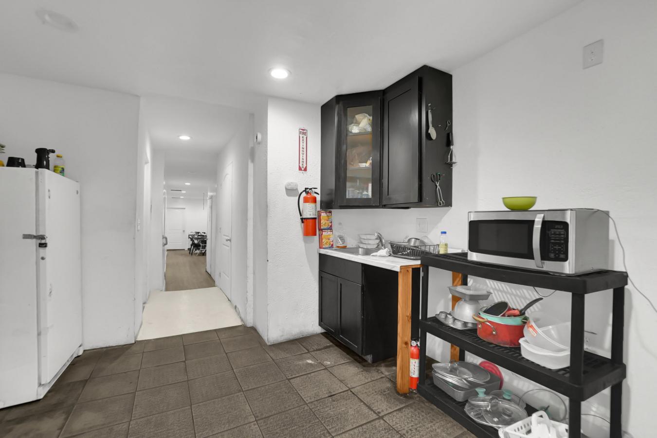 Inglewood, Los Angeles, 90305, United States, 6 Bedrooms Bedrooms, ,3 BathroomsBathrooms,Residential,For Sale,1990535