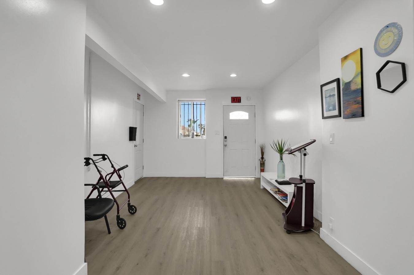 Inglewood, Los Angeles, 90305, United States, 6 Bedrooms Bedrooms, ,3 BathroomsBathrooms,Residential,For Sale,1990535