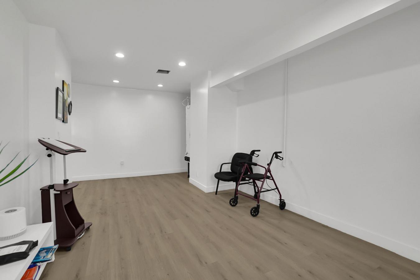 Inglewood, Los Angeles, 90305, United States, 6 Bedrooms Bedrooms, ,3 BathroomsBathrooms,Residential,For Sale,1990535