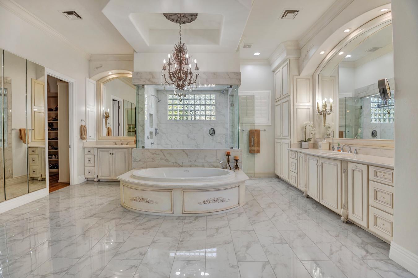 Paradise Valley, Arizona, 85253, United States, 5 Bedrooms Bedrooms, ,5 BathroomsBathrooms,Residential,For Sale,1990254