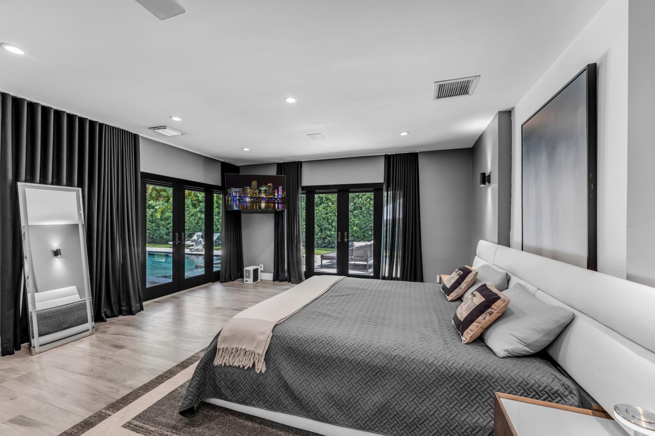 Coral Gables, Miami Dade, 33133, United States, 5 Bedrooms Bedrooms, ,5 BathroomsBathrooms,Residential,For Sale,1990532