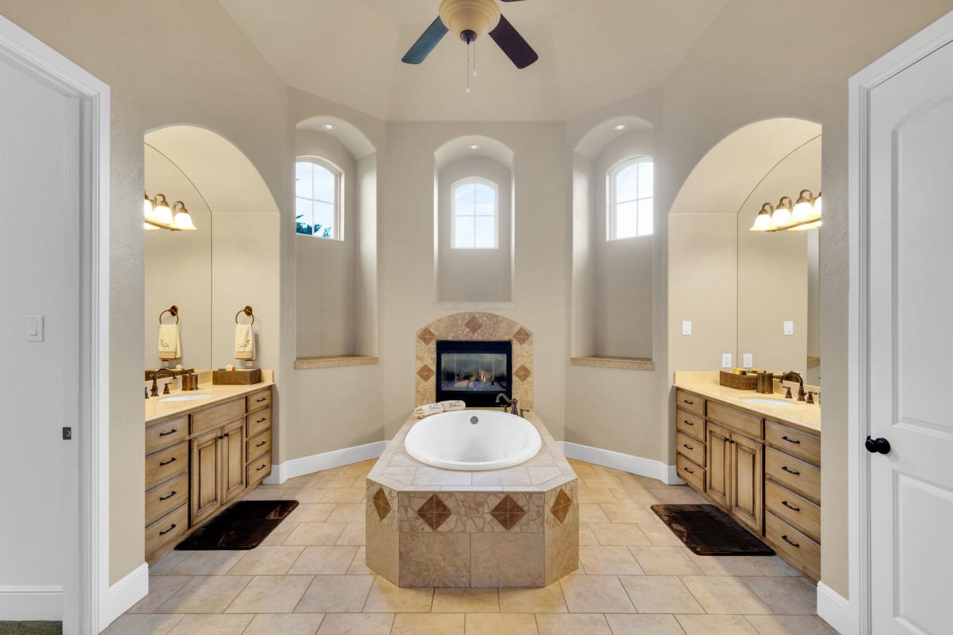 Midlothian, Ellis, 76065, United States, 5 Bedrooms Bedrooms, ,5 BathroomsBathrooms,Residential,For Sale,1990856