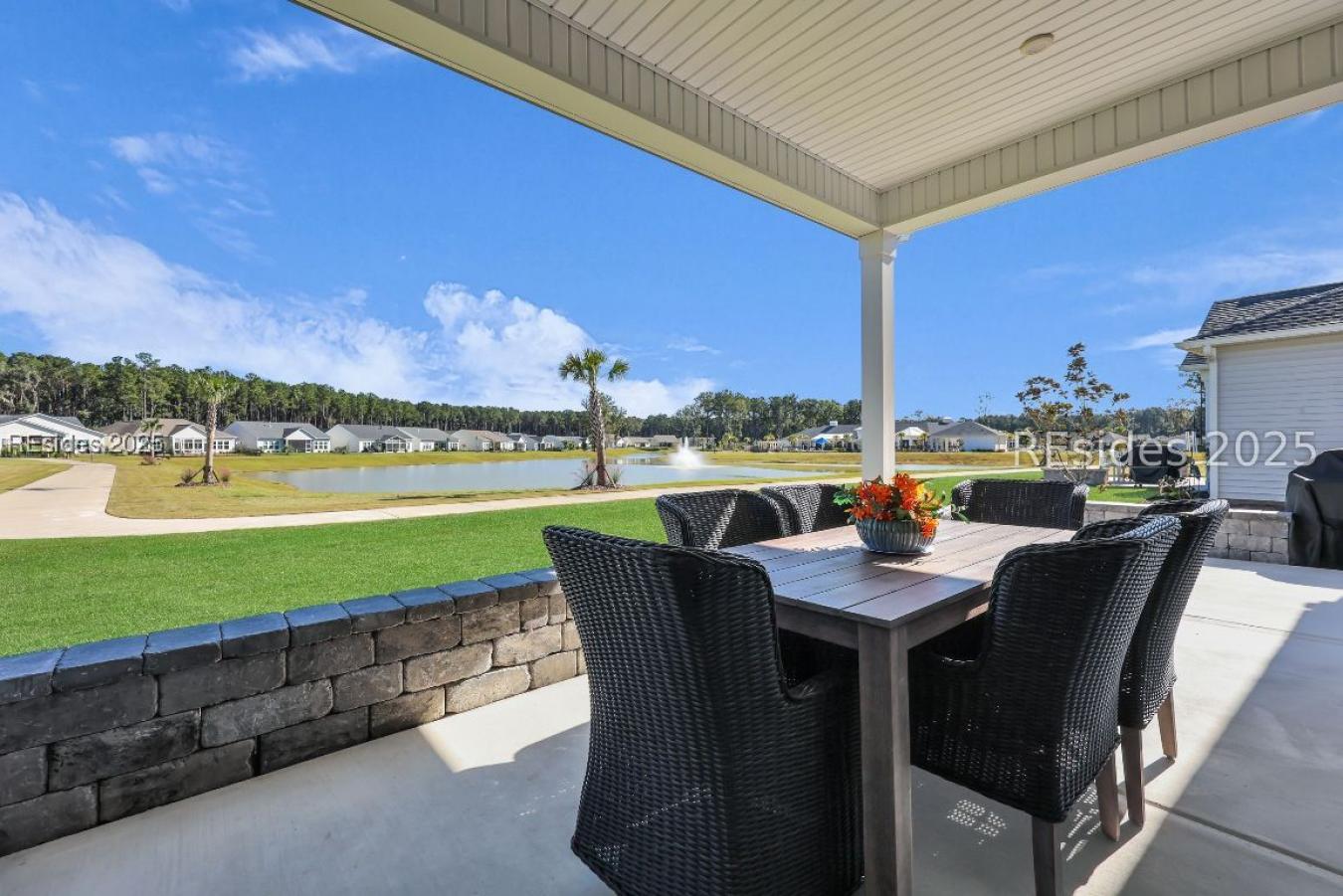 Bluffton, Beaufort, 29909, United States, 2 Bedrooms Bedrooms, ,2 BathroomsBathrooms,Residential,For Sale,1990531