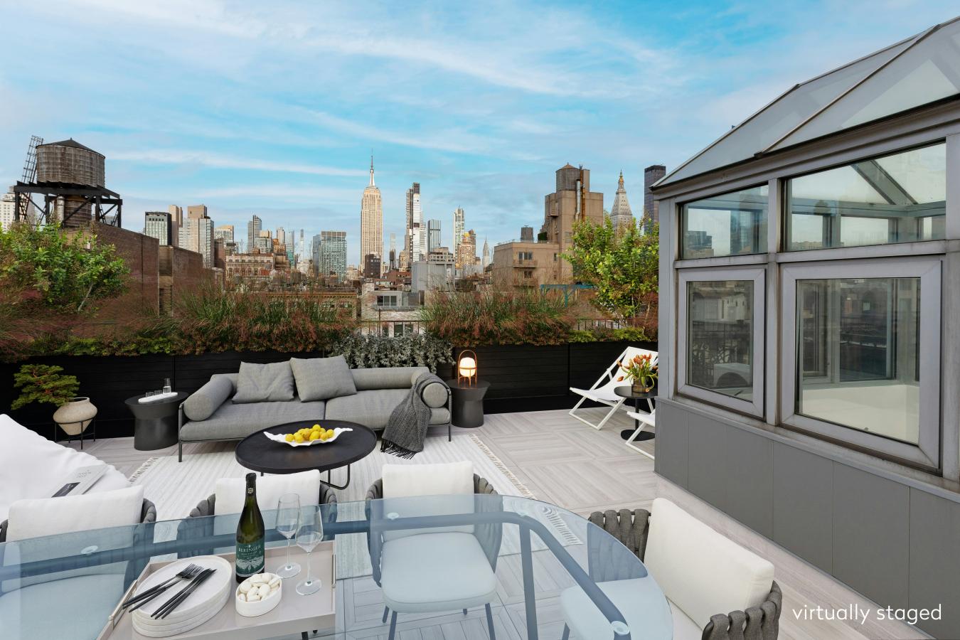 Chelsea, New York, 10011, United States, 3 Bedrooms Bedrooms, ,2 BathroomsBathrooms,Residential,For Sale,1990527