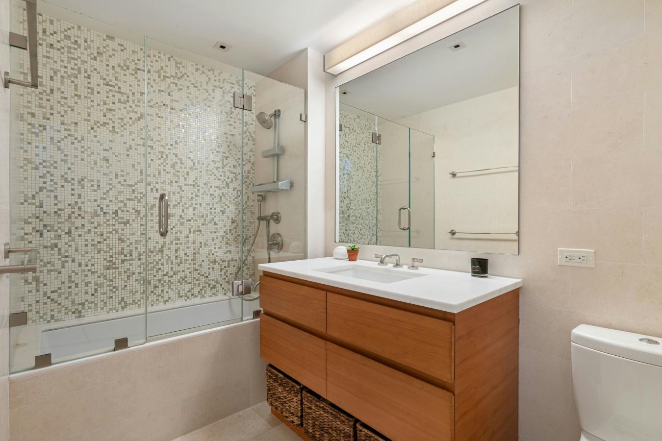 New York, New York, 10029, United States, 2 Bedrooms Bedrooms, ,2 BathroomsBathrooms,Residential,For Sale,1990522