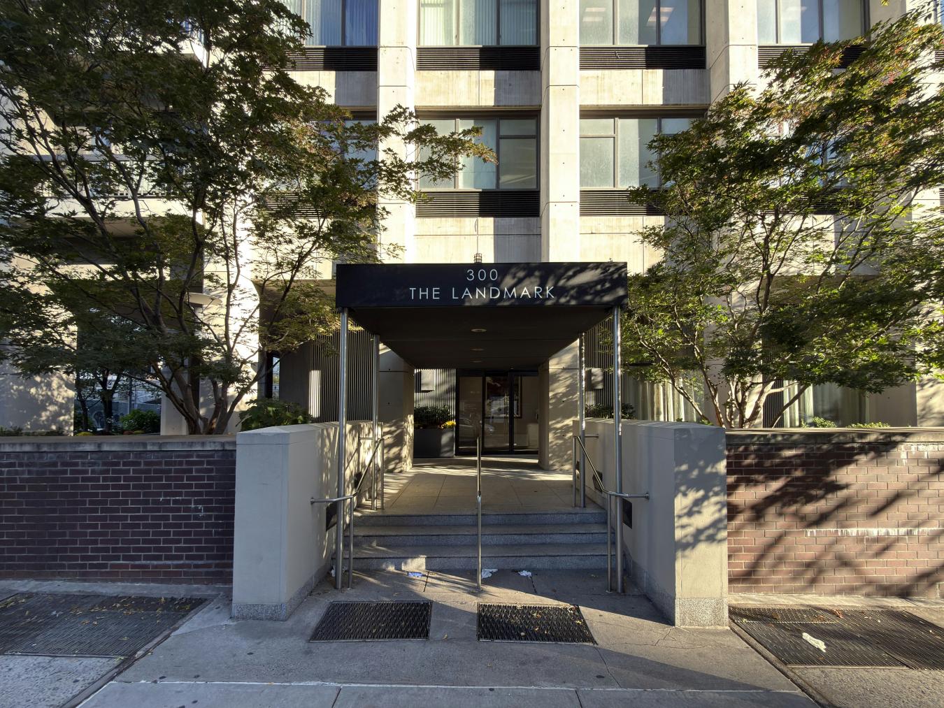 New York, New York, 10022, United States, 1 Bedroom Bedrooms, ,2 BathroomsBathrooms,Residential,For Sale,1990520