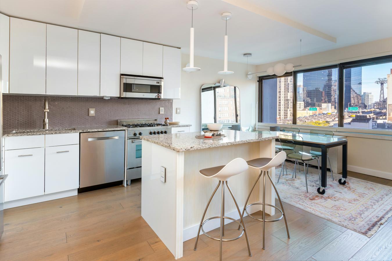 New York, New York, 10022, United States, 1 Bedroom Bedrooms, ,2 BathroomsBathrooms,Residential,For Sale,1990520