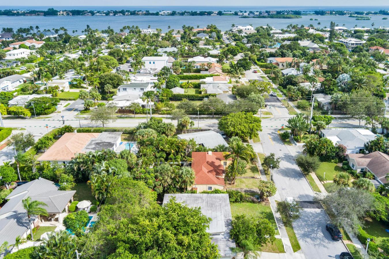 West Palm Beach, Florida, 33405, United States, 2 Bedrooms Bedrooms, ,2 BathroomsBathrooms,Residential,For Sale,1990518