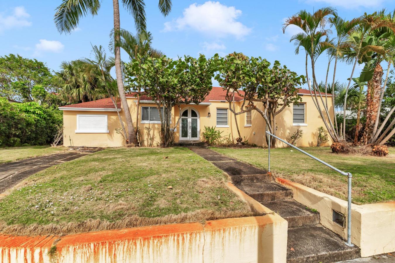 West Palm Beach, Florida, 33405, United States, 2 Bedrooms Bedrooms, ,2 BathroomsBathrooms,Residential,For Sale,1990518