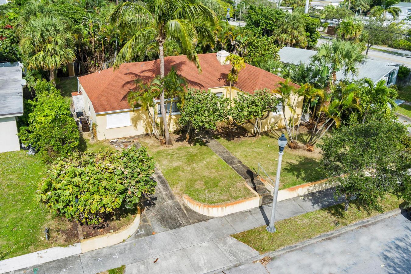 West Palm Beach, Florida, 33405, United States, 2 Bedrooms Bedrooms, ,2 BathroomsBathrooms,Residential,For Sale,1990518