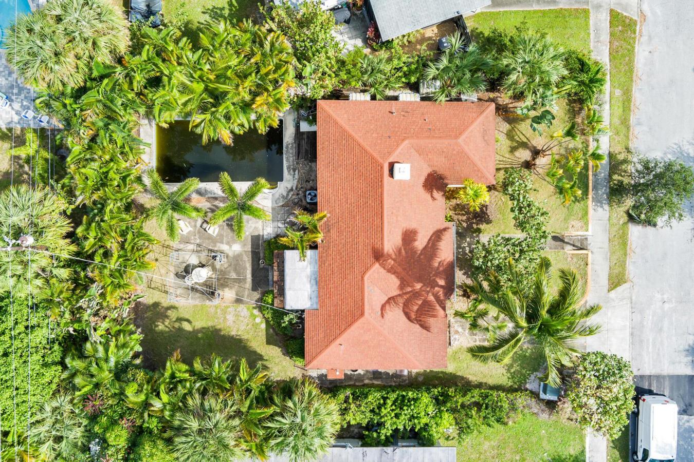 West Palm Beach, Florida, 33405, United States, 2 Bedrooms Bedrooms, ,2 BathroomsBathrooms,Residential,For Sale,1990518