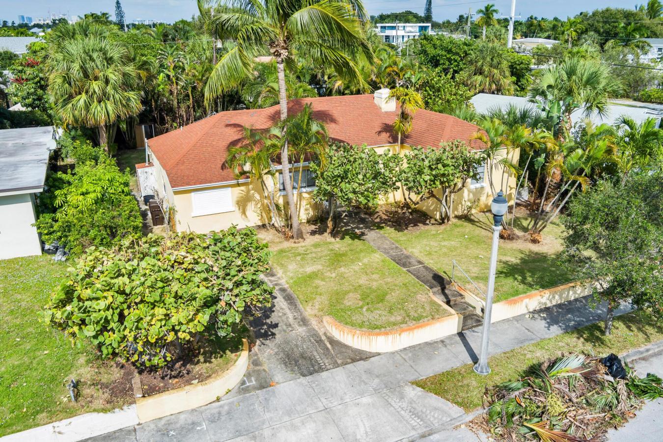 West Palm Beach, Florida, 33405, United States, 2 Bedrooms Bedrooms, ,2 BathroomsBathrooms,Residential,For Sale,1990518