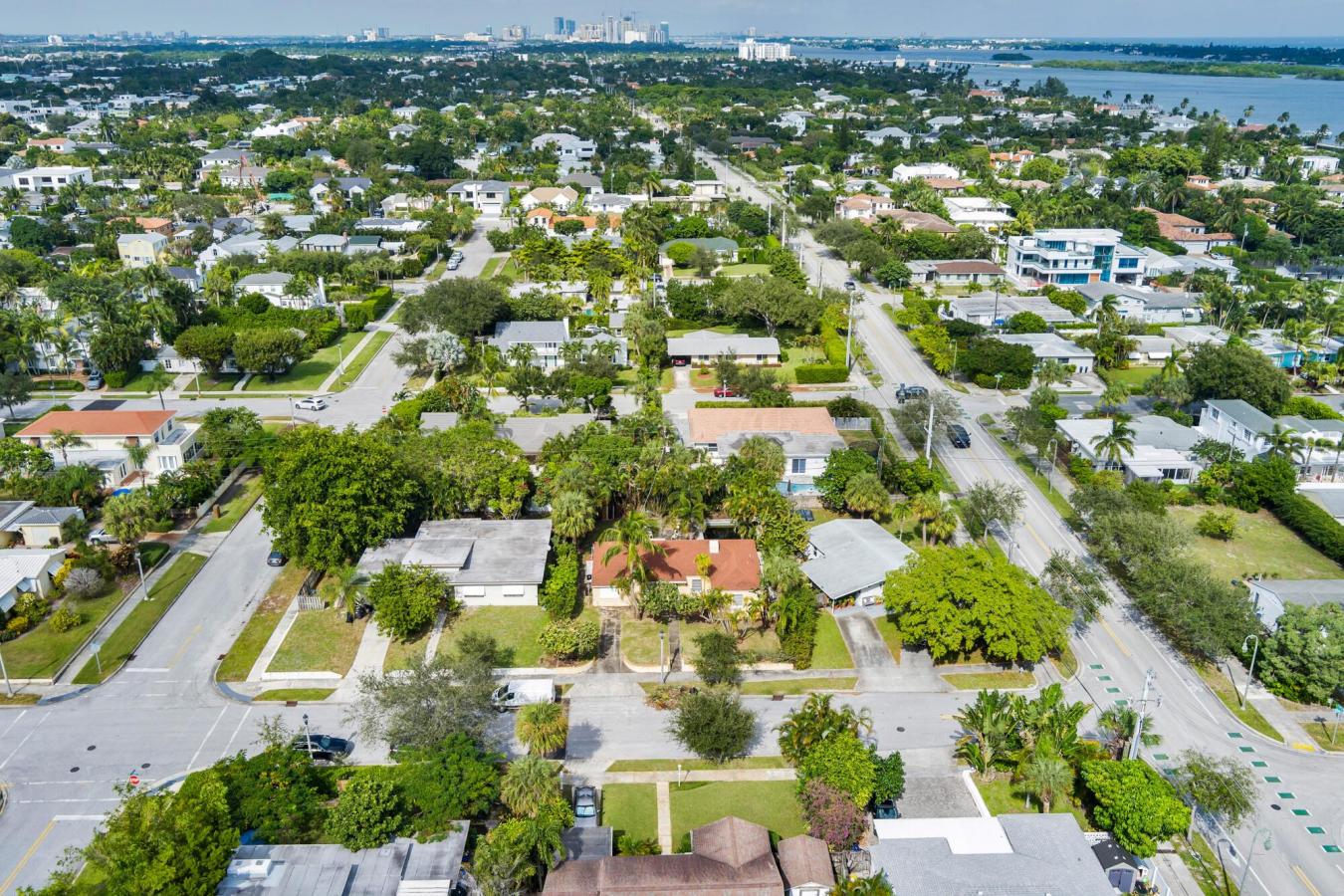 West Palm Beach, Florida, 33405, United States, 2 Bedrooms Bedrooms, ,2 BathroomsBathrooms,Residential,For Sale,1990518