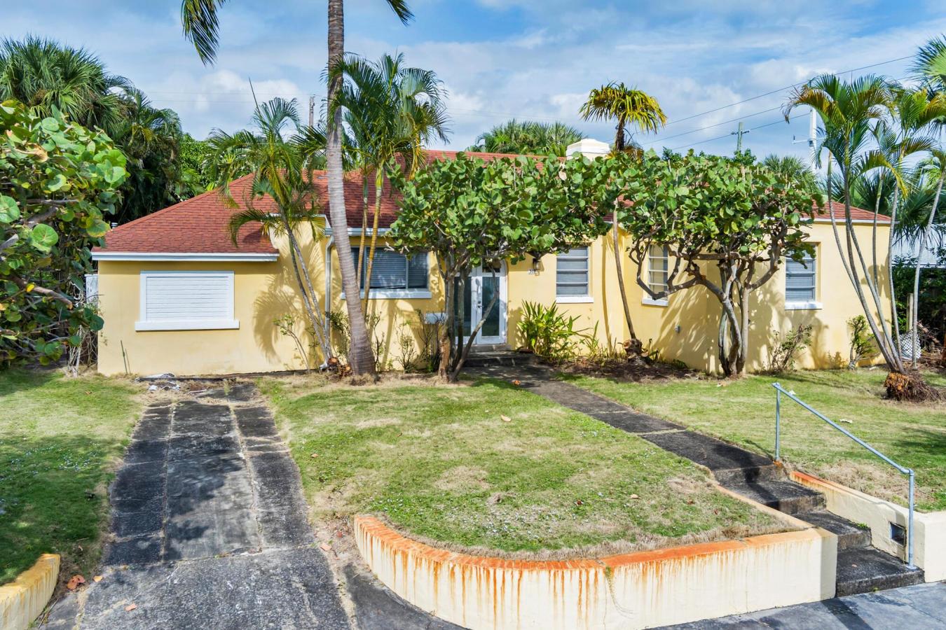 West Palm Beach, Florida, 33405, United States, 2 Bedrooms Bedrooms, ,2 BathroomsBathrooms,Residential,For Sale,1990518