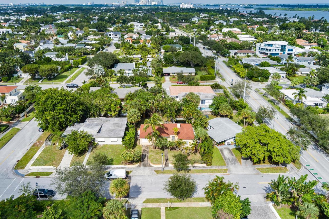 West Palm Beach, Florida, 33405, United States, 2 Bedrooms Bedrooms, ,2 BathroomsBathrooms,Residential,For Sale,1990518