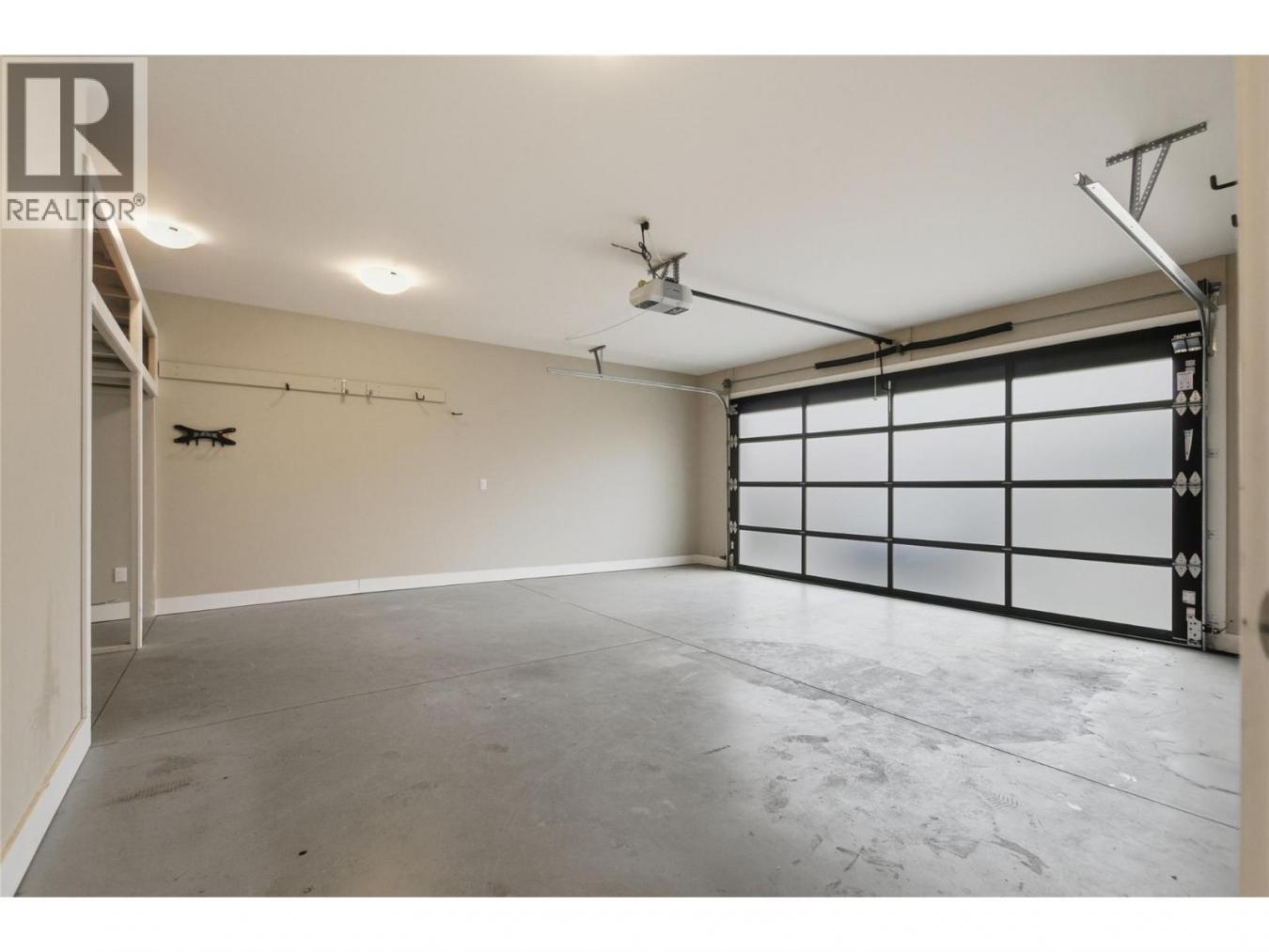 Penticton, BC, V2A 0B1, Canada, 3 Bedrooms Bedrooms, ,3 BathroomsBathrooms,Residential,For Sale,1990854