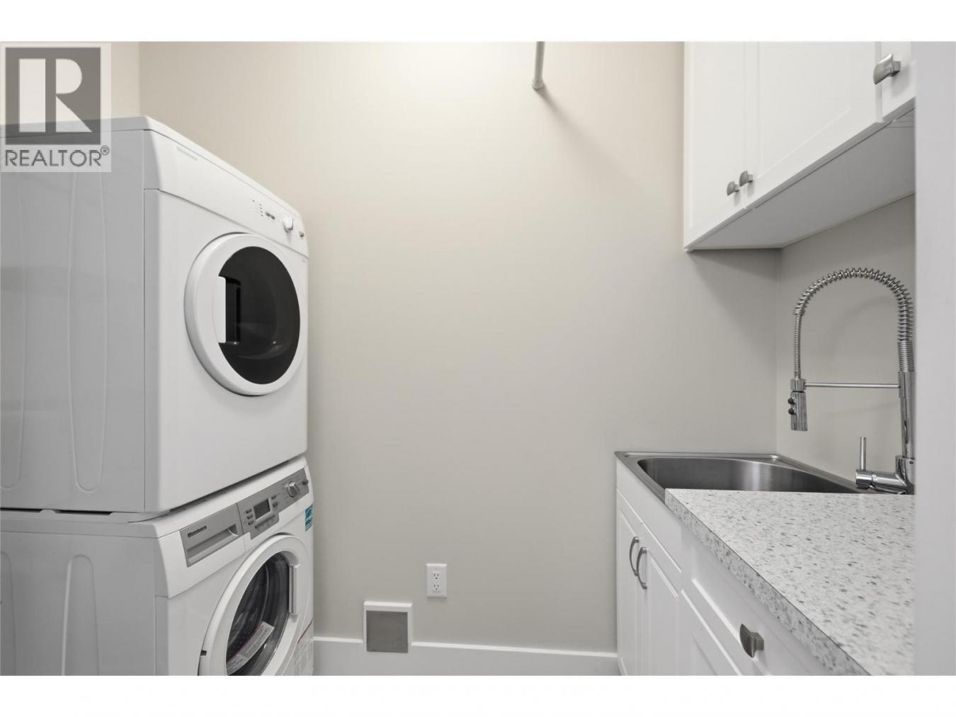 Penticton, BC, V2A 0B1, Canada, 3 Bedrooms Bedrooms, ,3 BathroomsBathrooms,Residential,For Sale,1990854