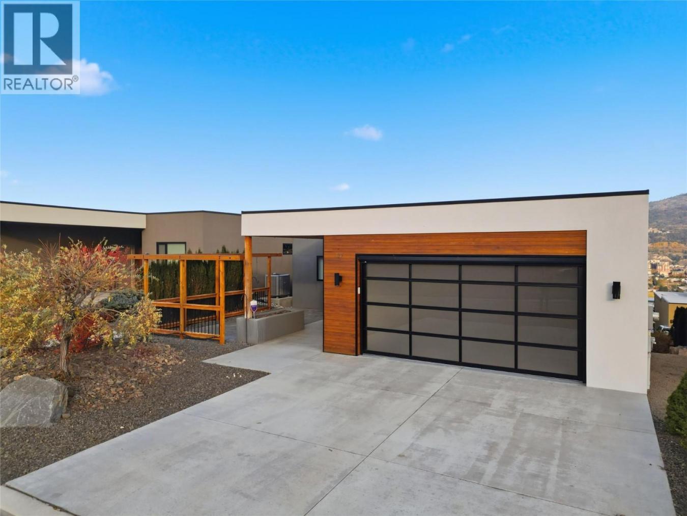 Penticton, BC, V2A 0B1, Canada, 3 Bedrooms Bedrooms, ,3 BathroomsBathrooms,Residential,For Sale,1990854