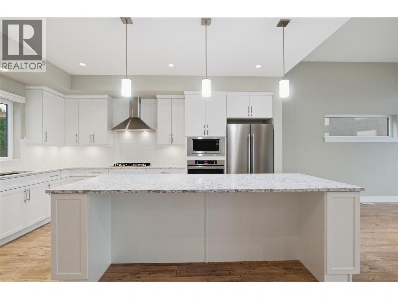 Penticton, BC, V2A 0B1, Canada, 3 Bedrooms Bedrooms, ,3 BathroomsBathrooms,Residential,For Sale,1990854