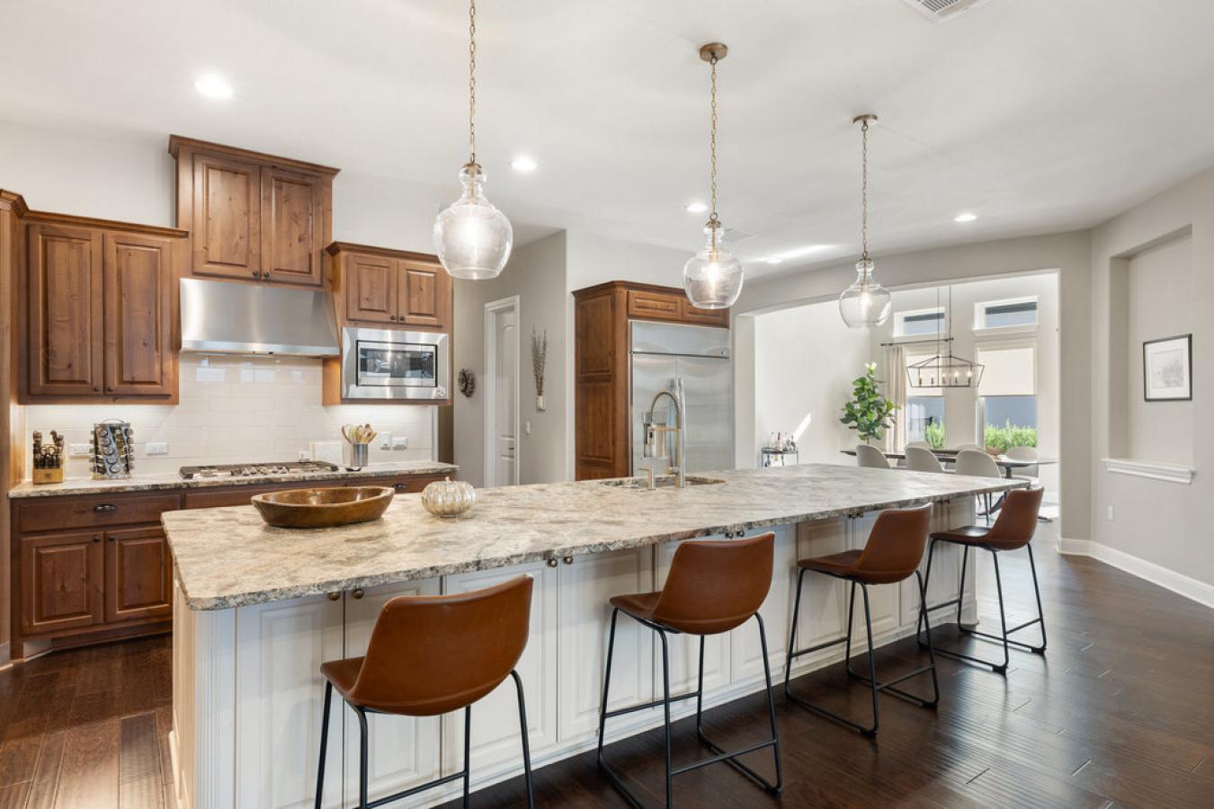 Austin, Travis, 78732, United States, 4 Bedrooms Bedrooms, ,4 BathroomsBathrooms,Residential,For Sale,1990852