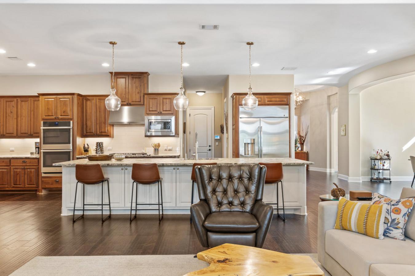 Austin, Travis, 78732, United States, 4 Bedrooms Bedrooms, ,4 BathroomsBathrooms,Residential,For Sale,1990852