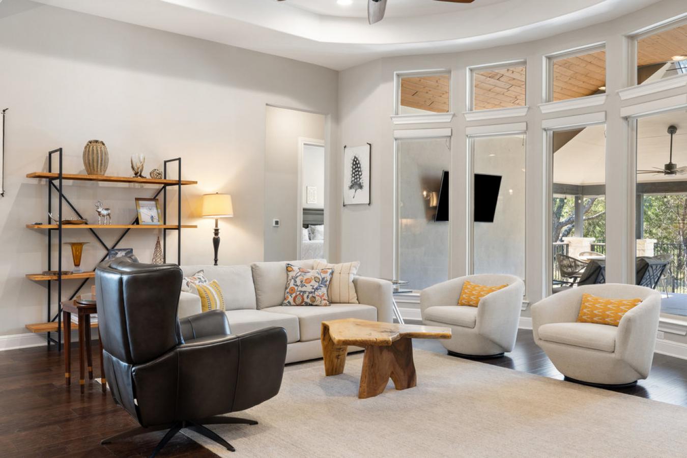 Austin, Travis, 78732, United States, 4 Bedrooms Bedrooms, ,4 BathroomsBathrooms,Residential,For Sale,1990852