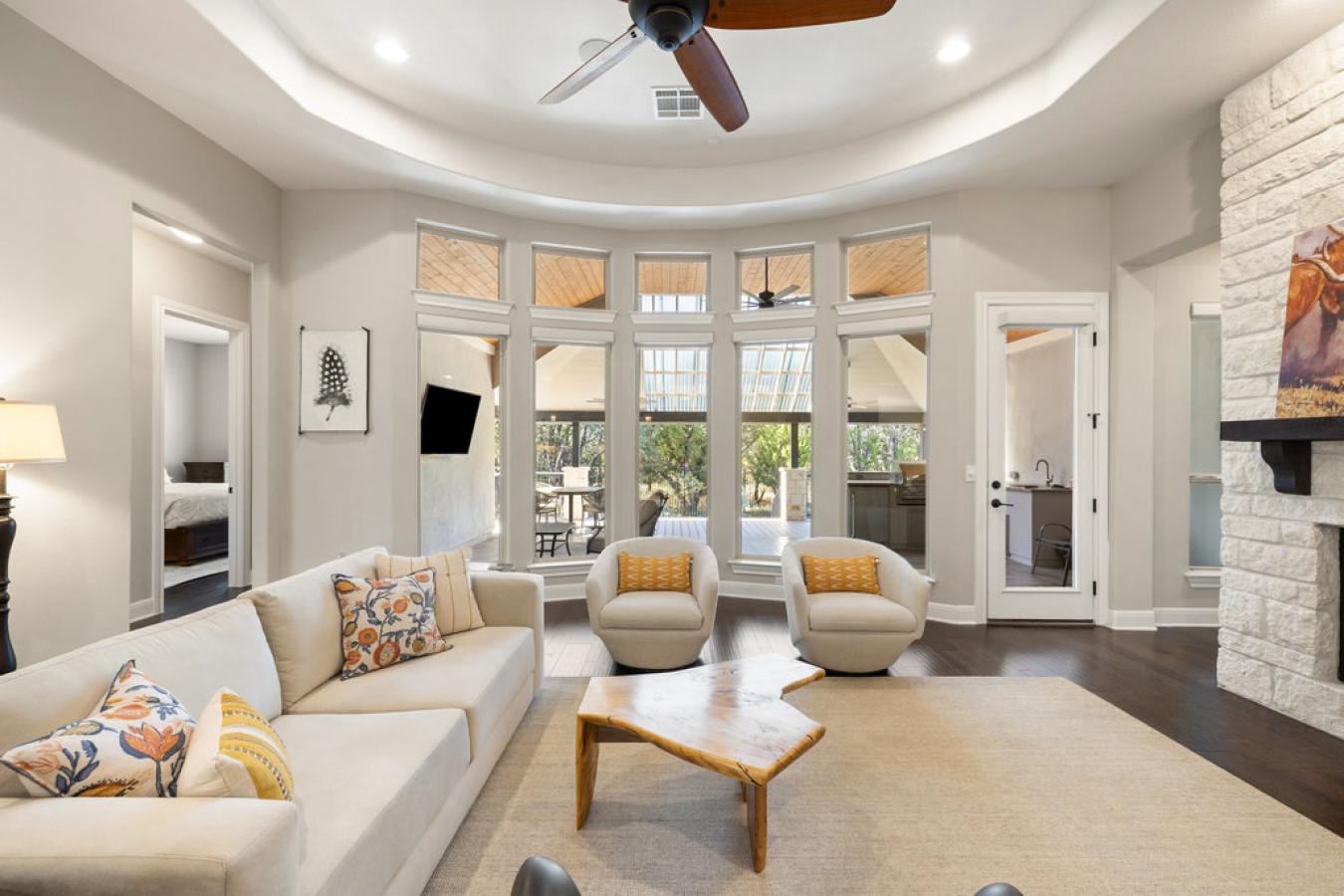 Austin, Travis, 78732, United States, 4 Bedrooms Bedrooms, ,4 BathroomsBathrooms,Residential,For Sale,1990852