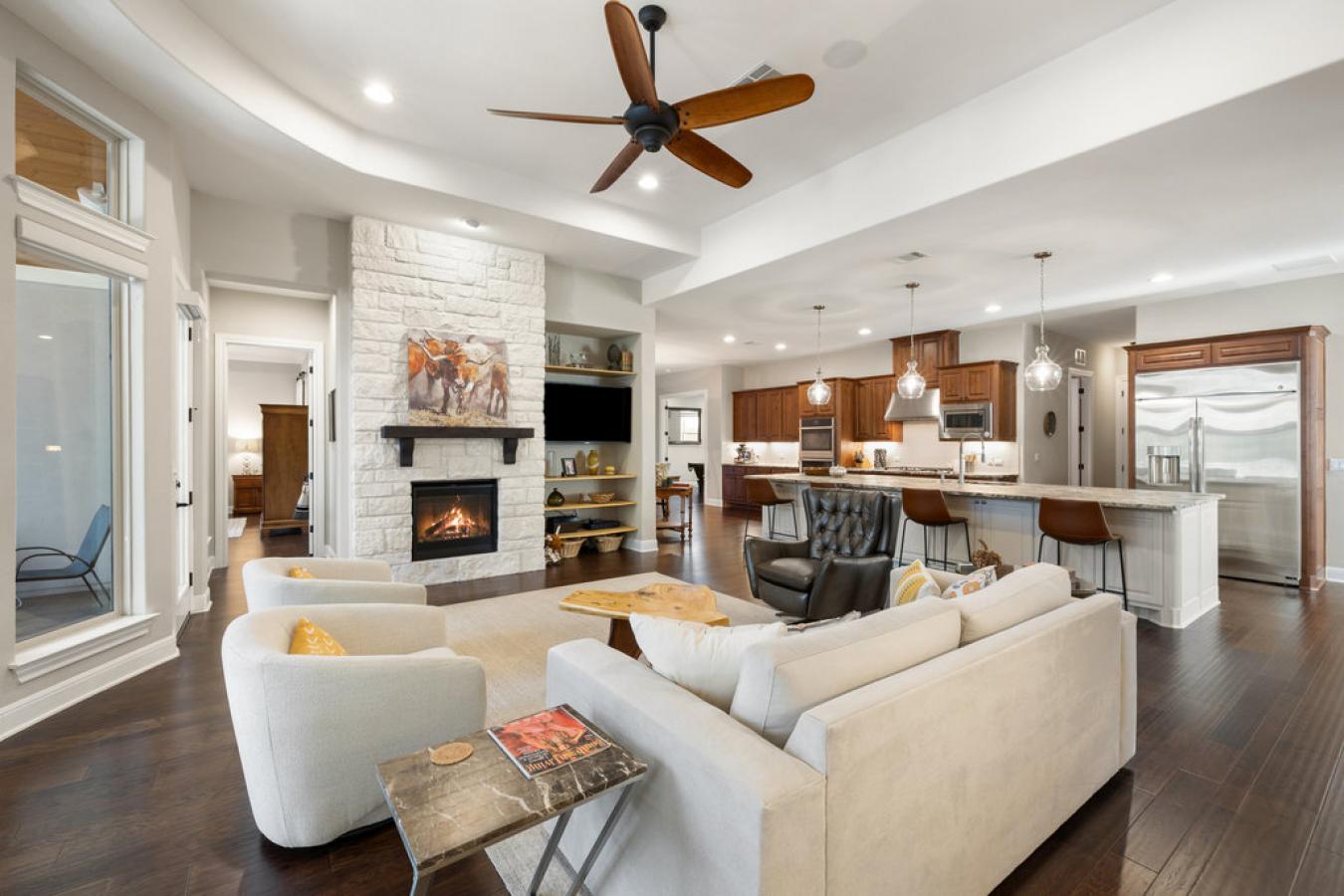 Austin, Travis, 78732, United States, 4 Bedrooms Bedrooms, ,4 BathroomsBathrooms,Residential,For Sale,1990852