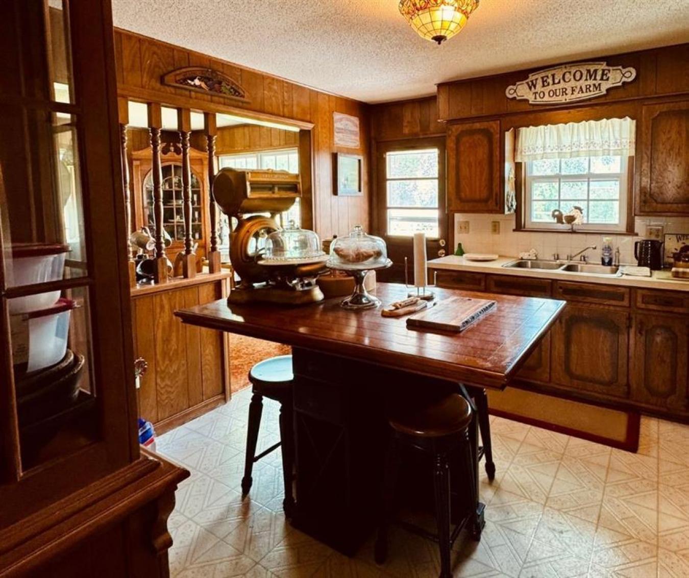 Mount Judea, Newton, 76048, United States, 3 Bedrooms Bedrooms, ,2 BathroomsBathrooms,Residential,For Sale,1990850