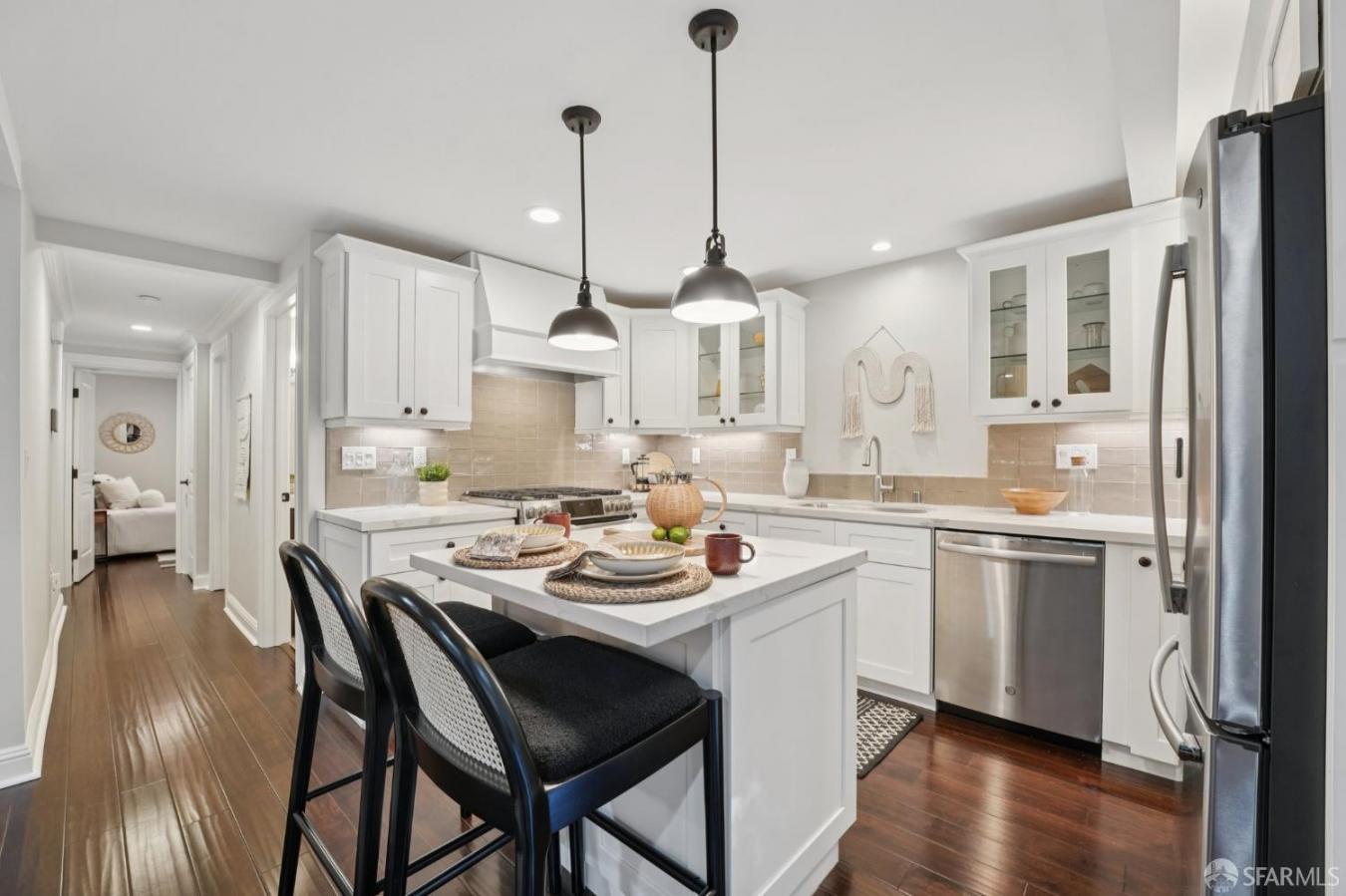 San Francisco, San Francisco, 94114, United States, 3 Bedrooms Bedrooms, ,2 BathroomsBathrooms,Residential,For Sale,1990849