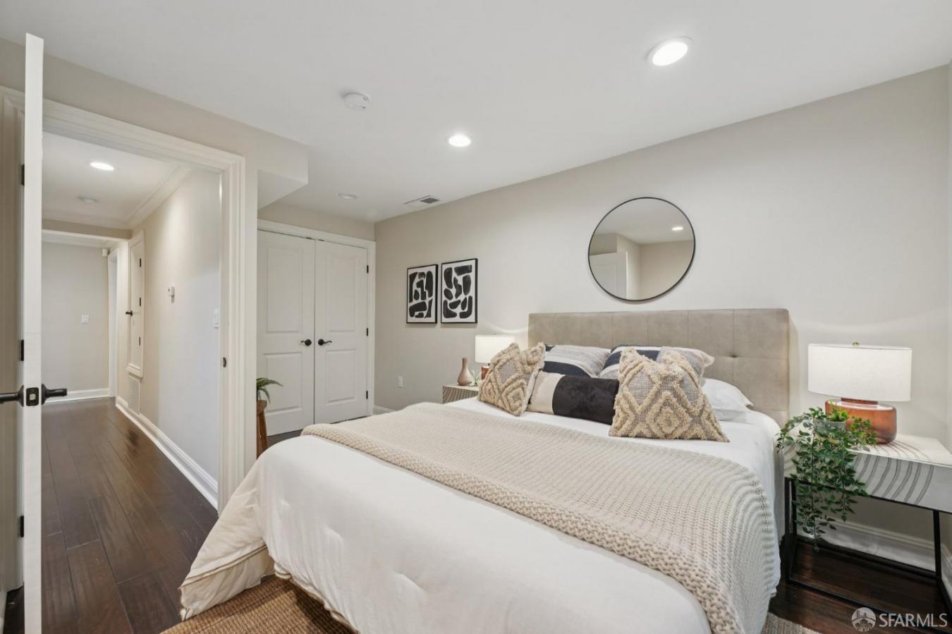 San Francisco, San Francisco, 94114, United States, 3 Bedrooms Bedrooms, ,2 BathroomsBathrooms,Residential,For Sale,1990849