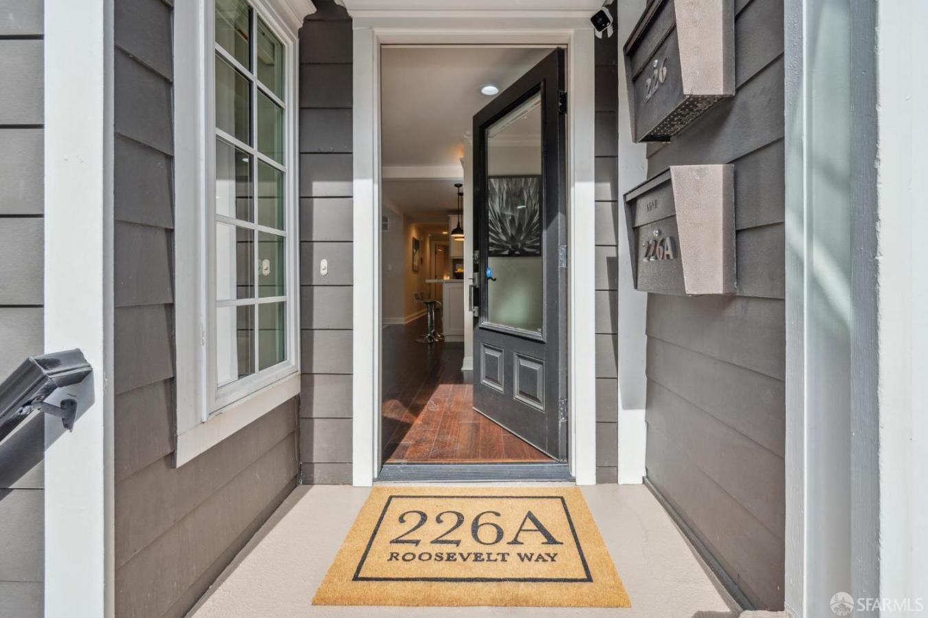 San Francisco, San Francisco, 94114, United States, 3 Bedrooms Bedrooms, ,2 BathroomsBathrooms,Residential,For Sale,1990849