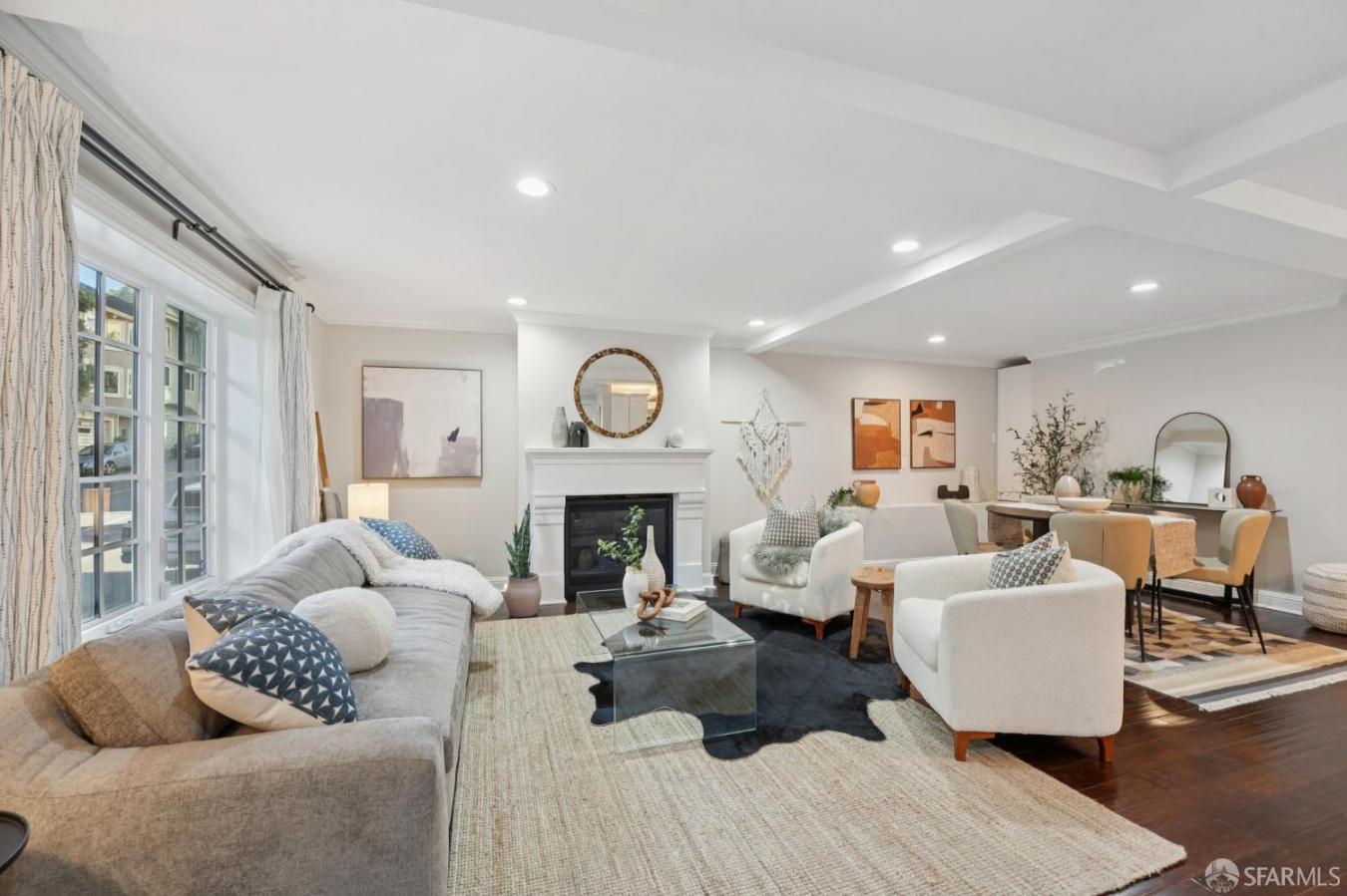 San Francisco, San Francisco, 94114, United States, 3 Bedrooms Bedrooms, ,2 BathroomsBathrooms,Residential,For Sale,1990849