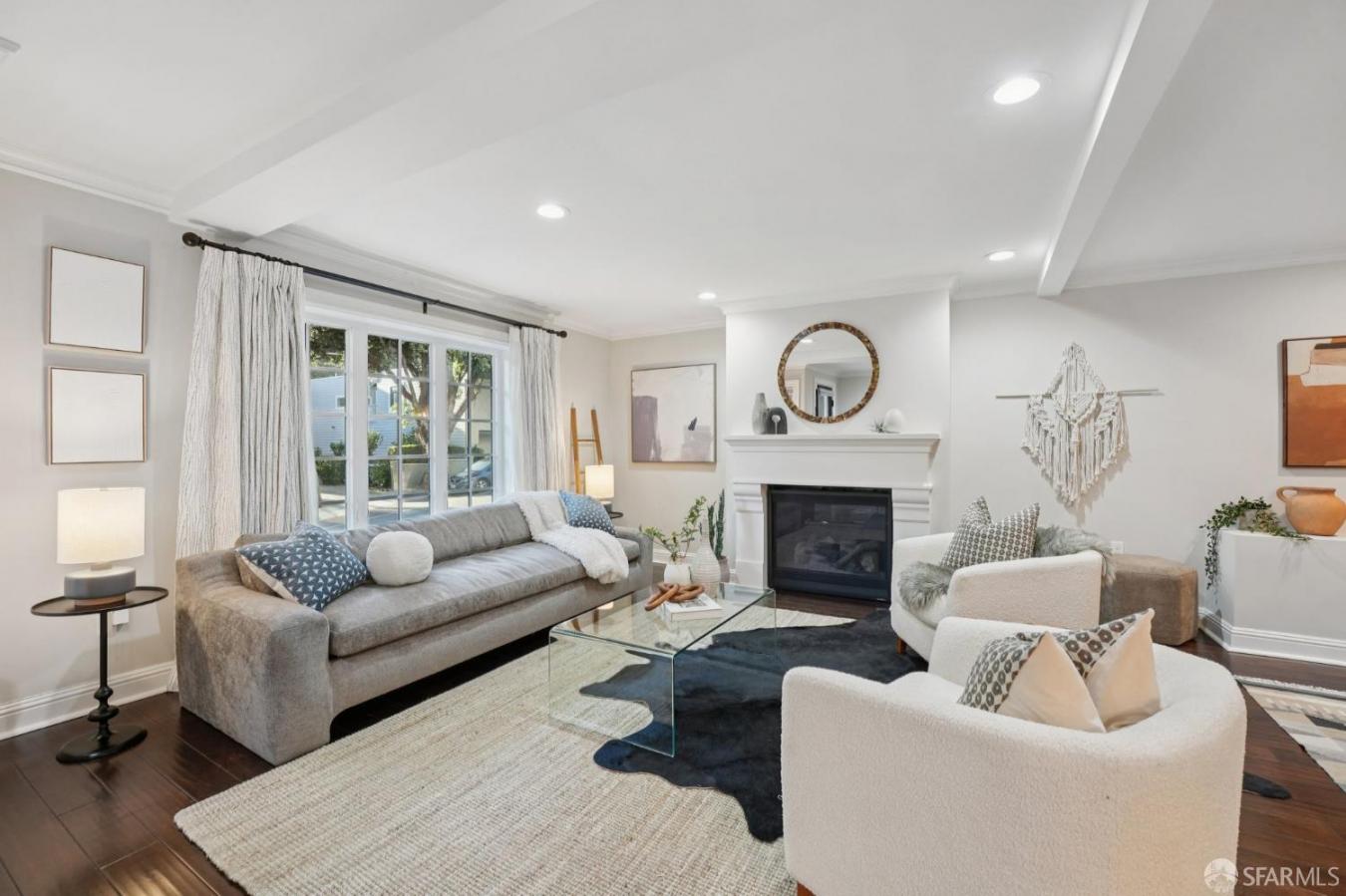 San Francisco, San Francisco, 94114, United States, 3 Bedrooms Bedrooms, ,2 BathroomsBathrooms,Residential,For Sale,1990849