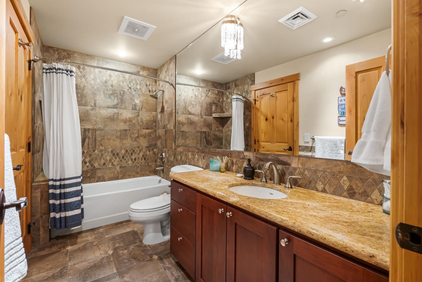 Sandpoint, Bonner, 83864, United States, 4 Bedrooms Bedrooms, ,3 BathroomsBathrooms,Residential,For Sale,1990845