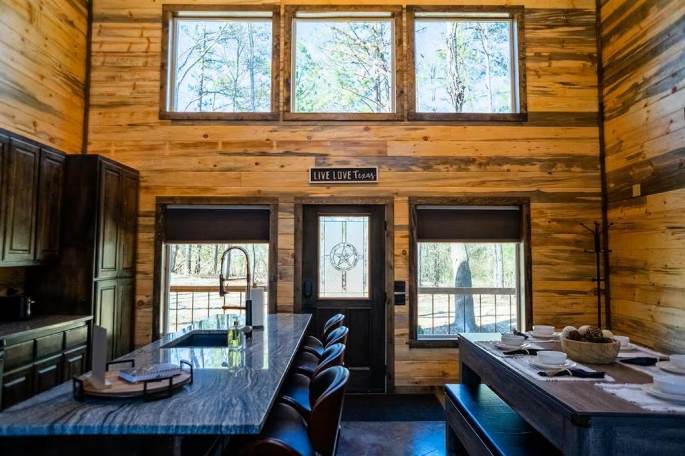 Broken Bow, McCurtain, 74728, United States, 4 Bedrooms Bedrooms, ,4 BathroomsBathrooms,Residential,For Sale,1990842