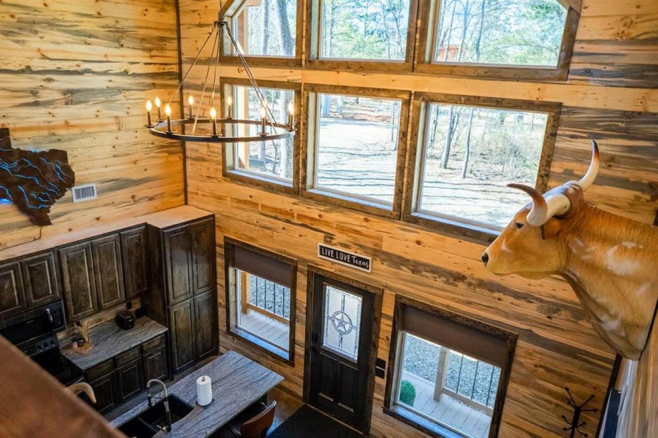 Broken Bow, McCurtain, 74728, United States, 4 Bedrooms Bedrooms, ,4 BathroomsBathrooms,Residential,For Sale,1990842