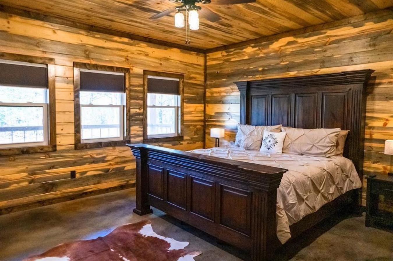 Broken Bow, McCurtain, 74728, United States, 4 Bedrooms Bedrooms, ,4 BathroomsBathrooms,Residential,For Sale,1990842