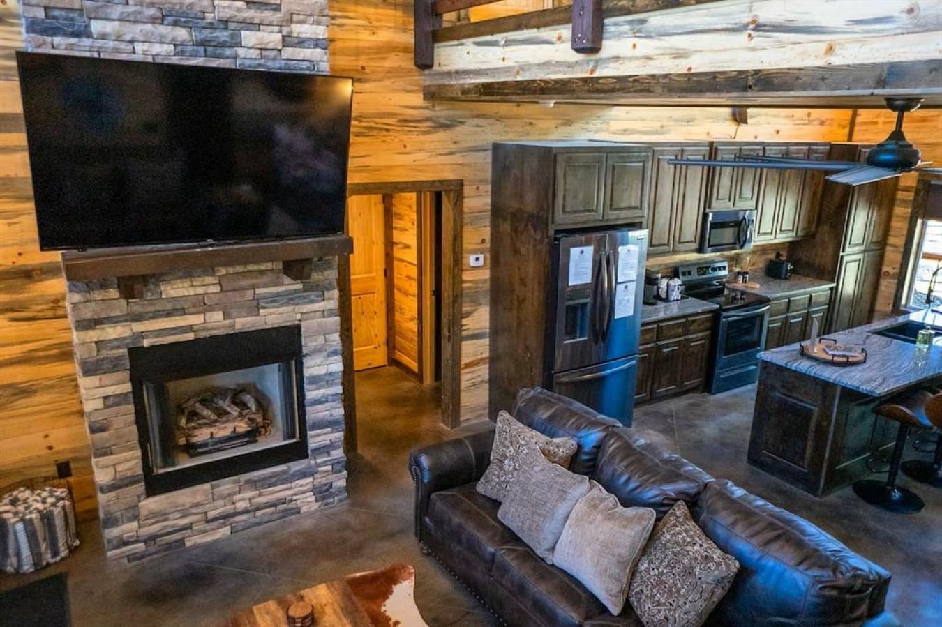 Broken Bow, McCurtain, 74728, United States, 4 Bedrooms Bedrooms, ,4 BathroomsBathrooms,Residential,For Sale,1990842