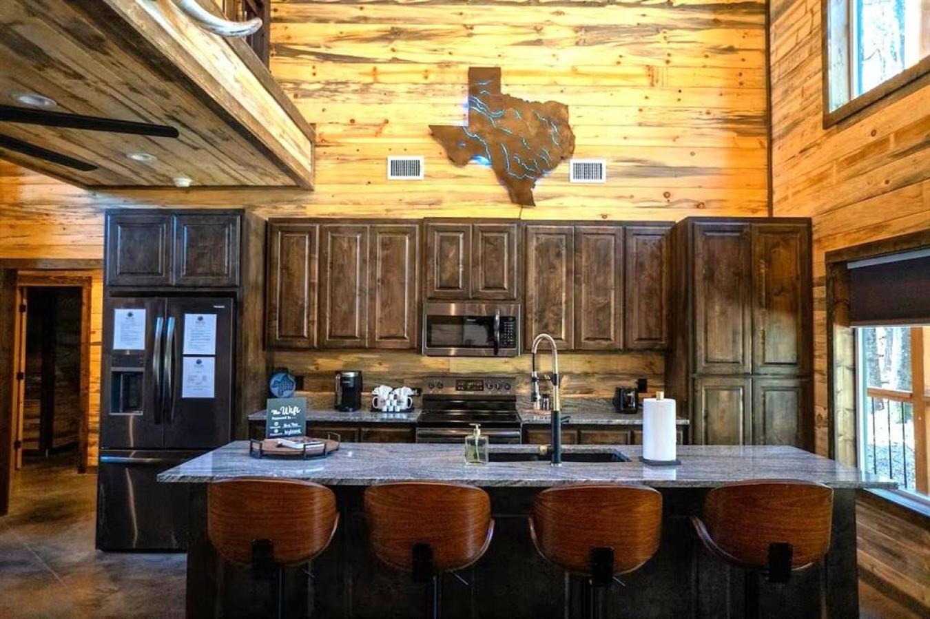 Broken Bow, McCurtain, 74728, United States, 4 Bedrooms Bedrooms, ,4 BathroomsBathrooms,Residential,For Sale,1990842