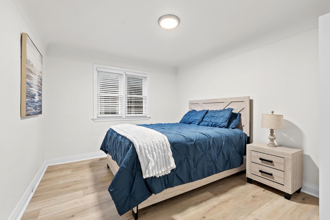 Kingston, Frontenac, K7L 4M8, Canada, 11 Bedrooms Bedrooms, ,4 BathroomsBathrooms,Residential,For Sale,1992503