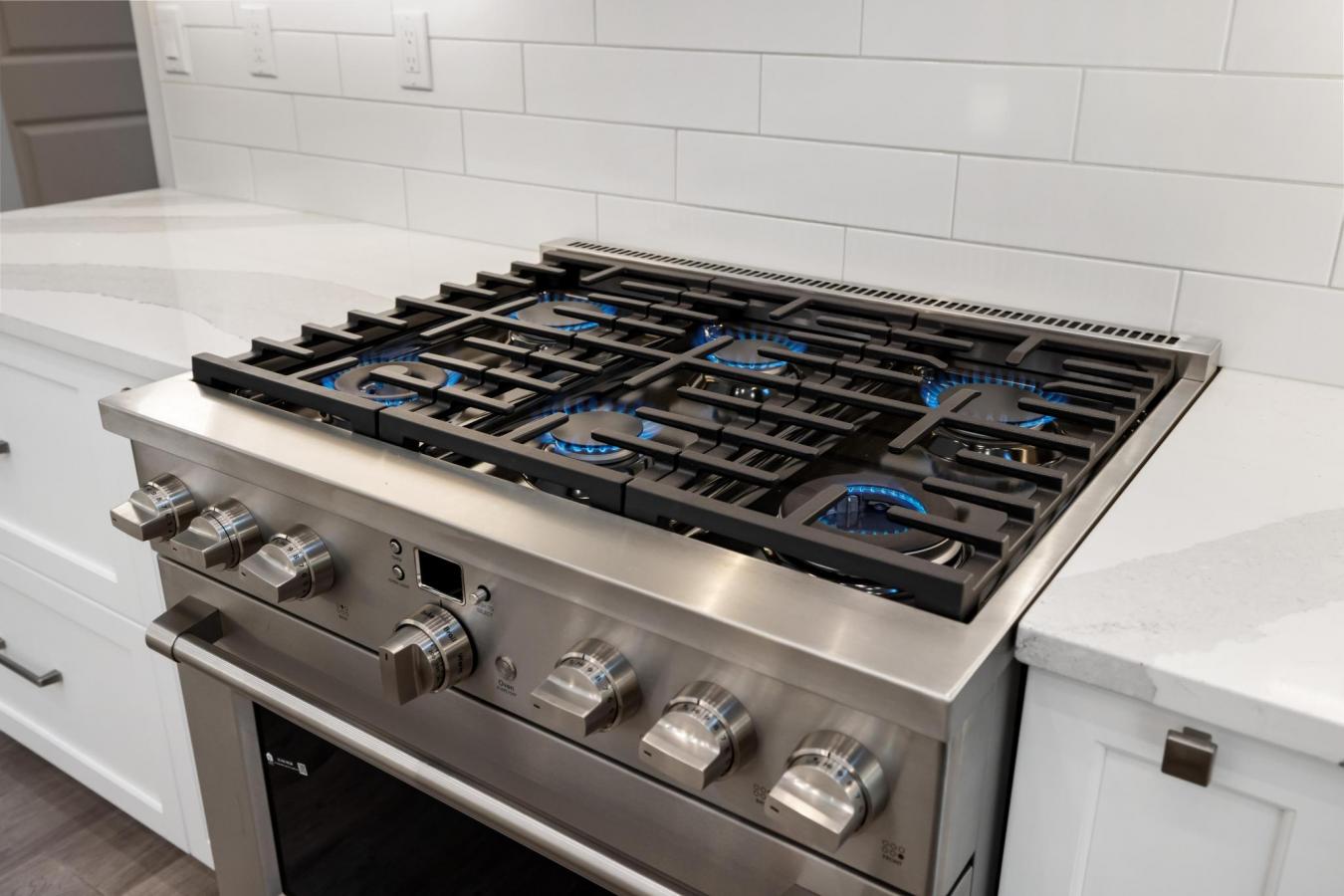 Sarasota, Sarasota, 34239, United States, 5 Bedrooms Bedrooms, ,4 BathroomsBathrooms,Residential,For Sale,1992502