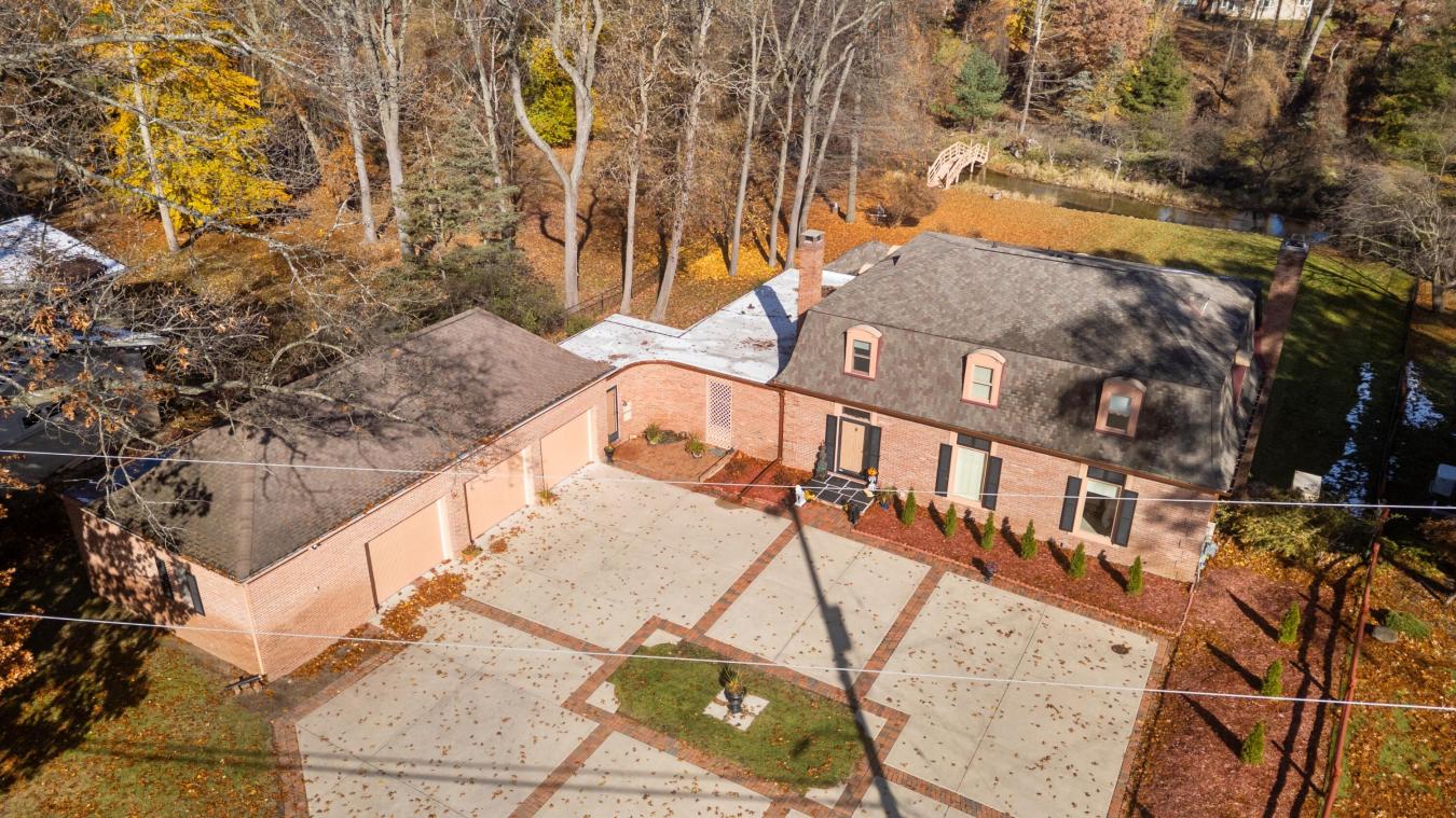 Portage, Kalamazoo, 49024, United States, 6 Bedrooms Bedrooms, ,4 BathroomsBathrooms,Residential,For Sale,1992500