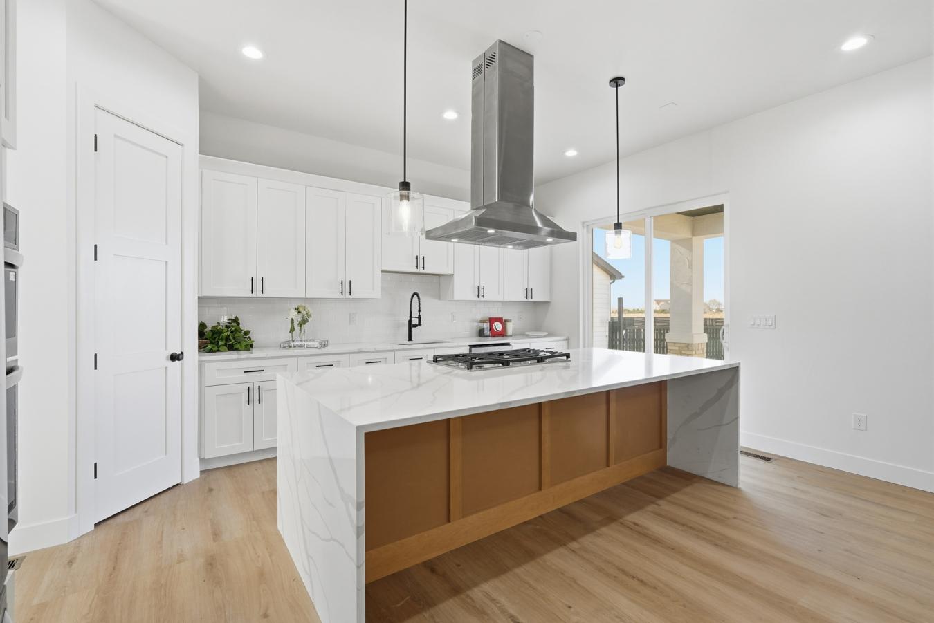 Keenesburg, Weld, 80643, United States, 5 Bedrooms Bedrooms, ,5 BathroomsBathrooms,Residential,For Sale,1992501