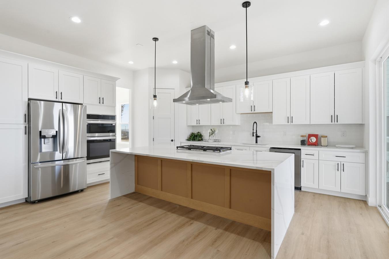 Keenesburg, Weld, 80643, United States, 5 Bedrooms Bedrooms, ,5 BathroomsBathrooms,Residential,For Sale,1992501