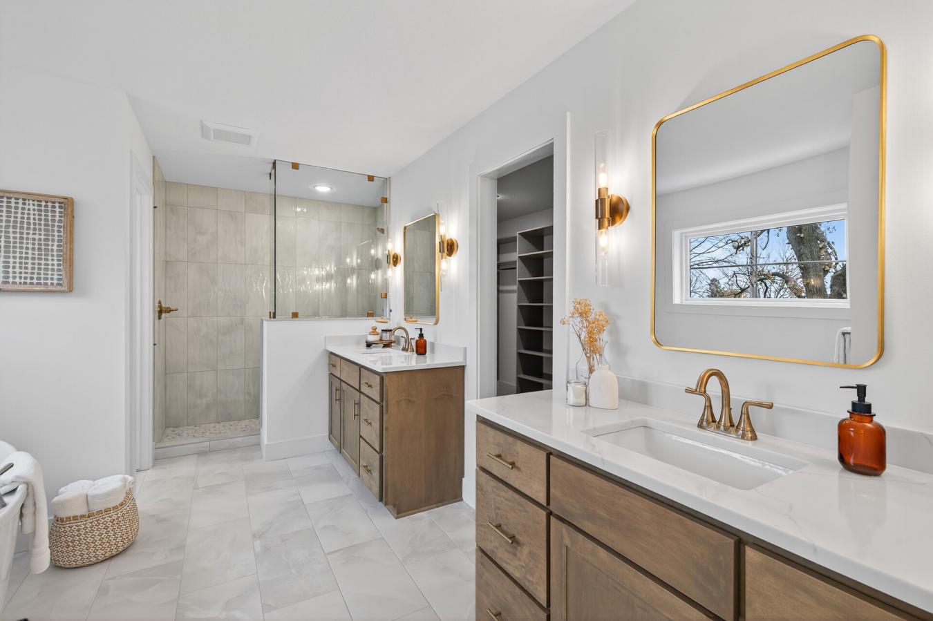 Edina, Hennepin County, 55410, United States, 6 Bedrooms Bedrooms, ,5 BathroomsBathrooms,Residential,For Sale,1992499