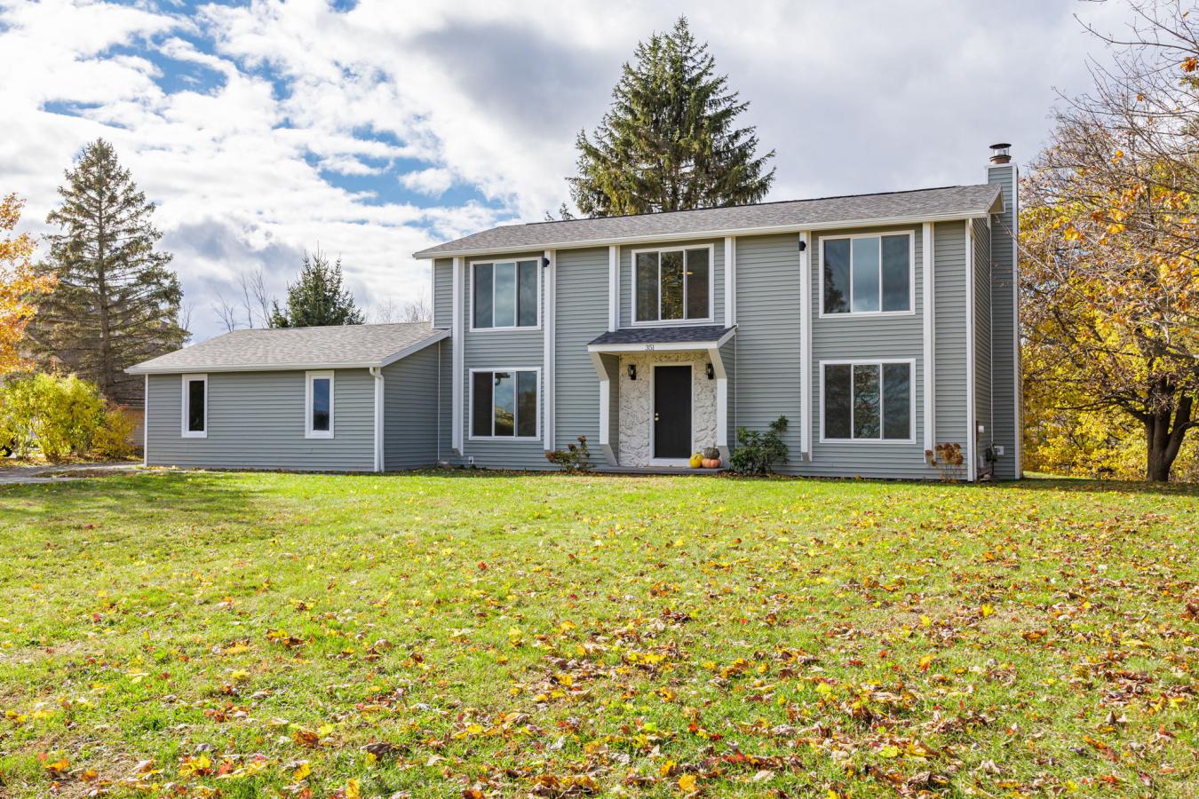 351 Monroe Wayne County Line, Macedon, Monroe, 14502, United States, 4 Bedrooms Bedrooms, ,3 BathroomsBathrooms,Residential,For Sale,351 Monroe Wayne County Line,R1650147